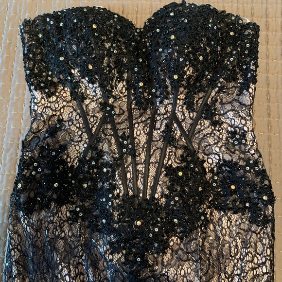 MORI LEE FORMAL GOWN - Picture 3 of 16